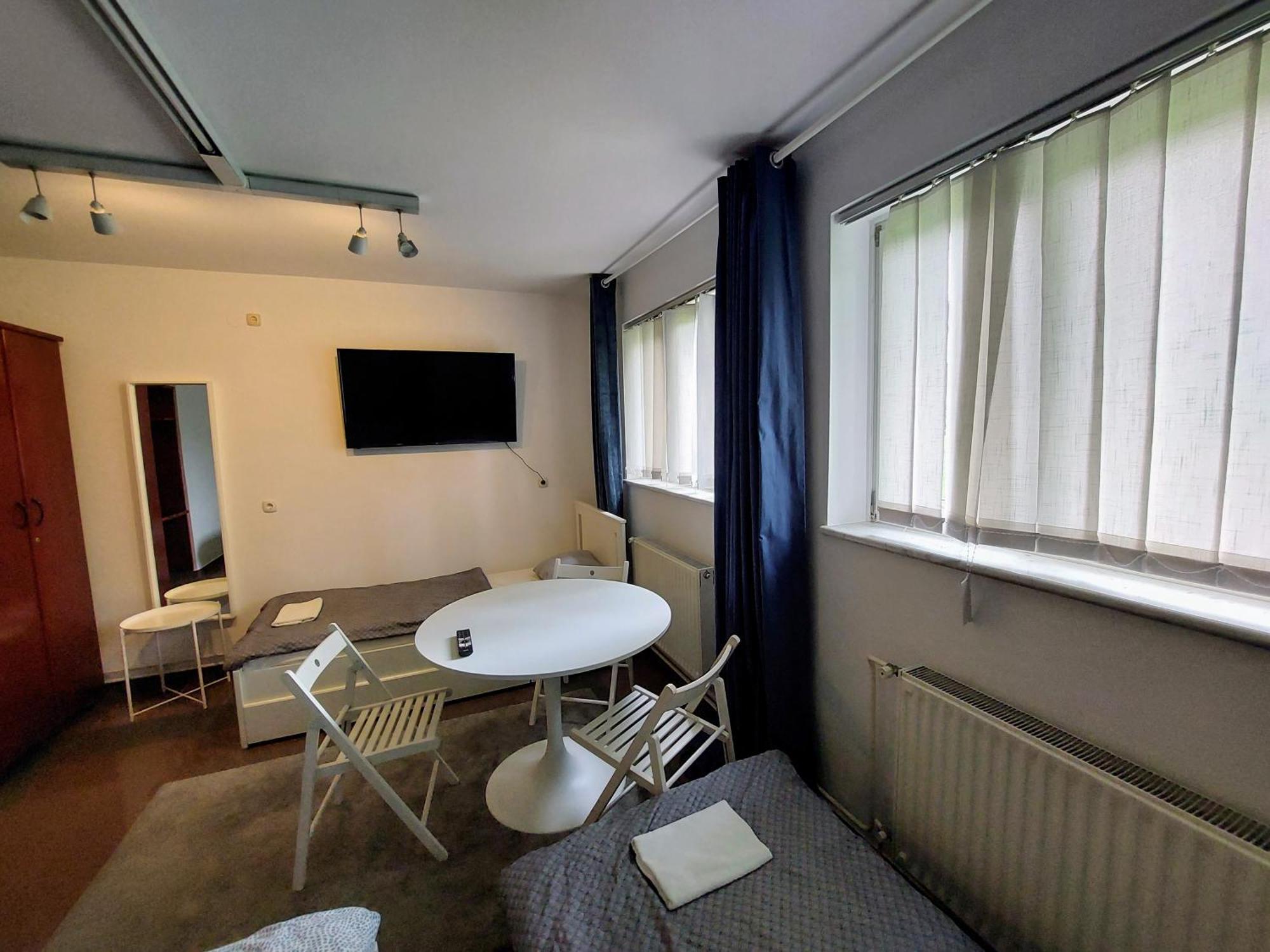 リュブリャナR24, Rose Houseアパートメント エクステリア 写真